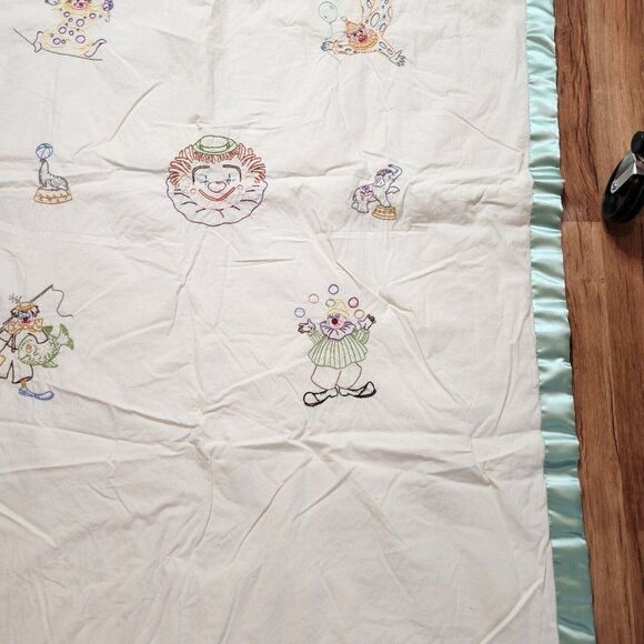 Vintage 60s Clown Circus Blanket Crib Child's Size White Green Satin Edge - Picture 3 of 7